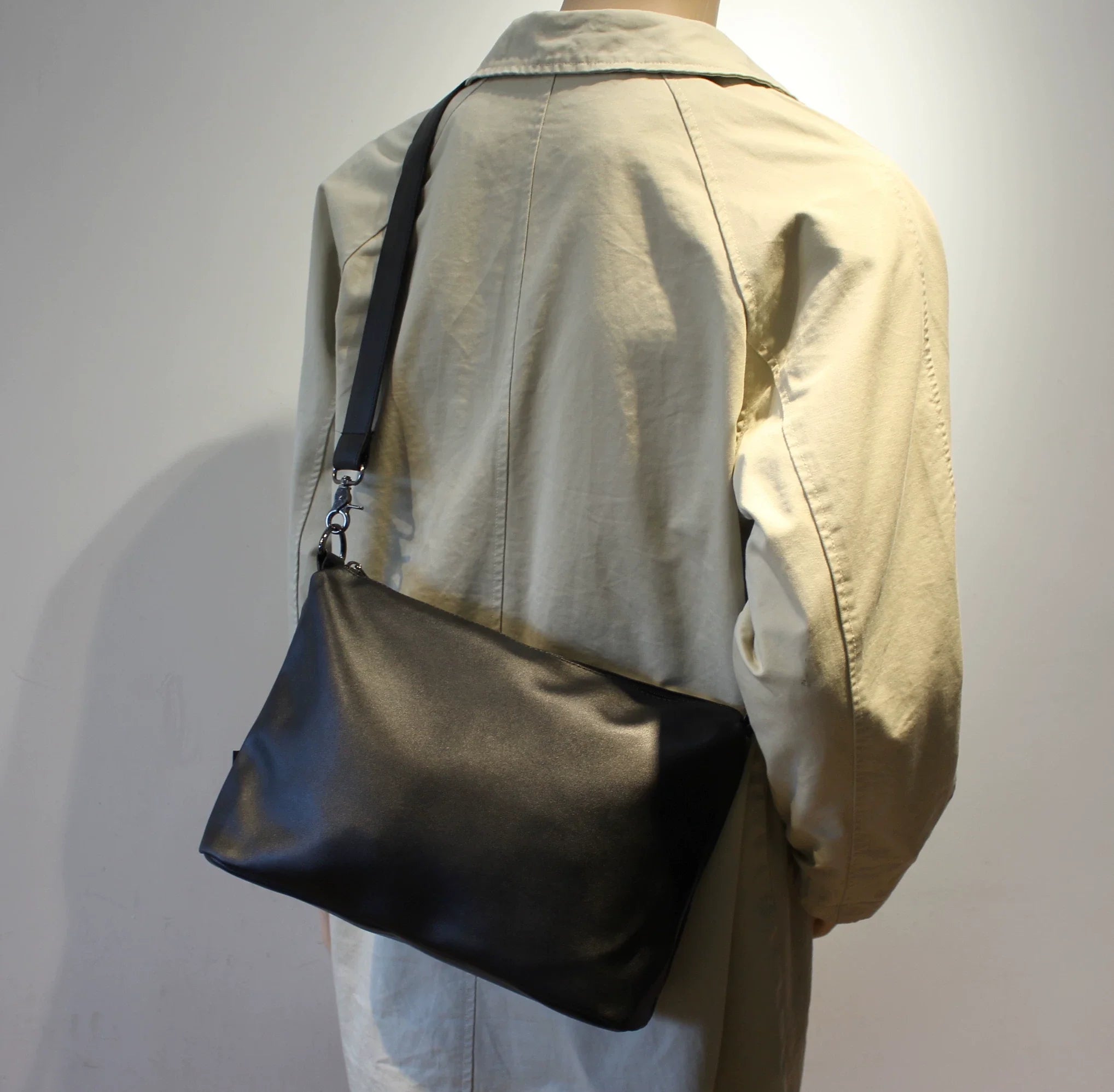 Soft Leather Messenger Bag - Large Capacity A4 Commuter Crossbody & Trendy Travel Shoulder Bag for Men