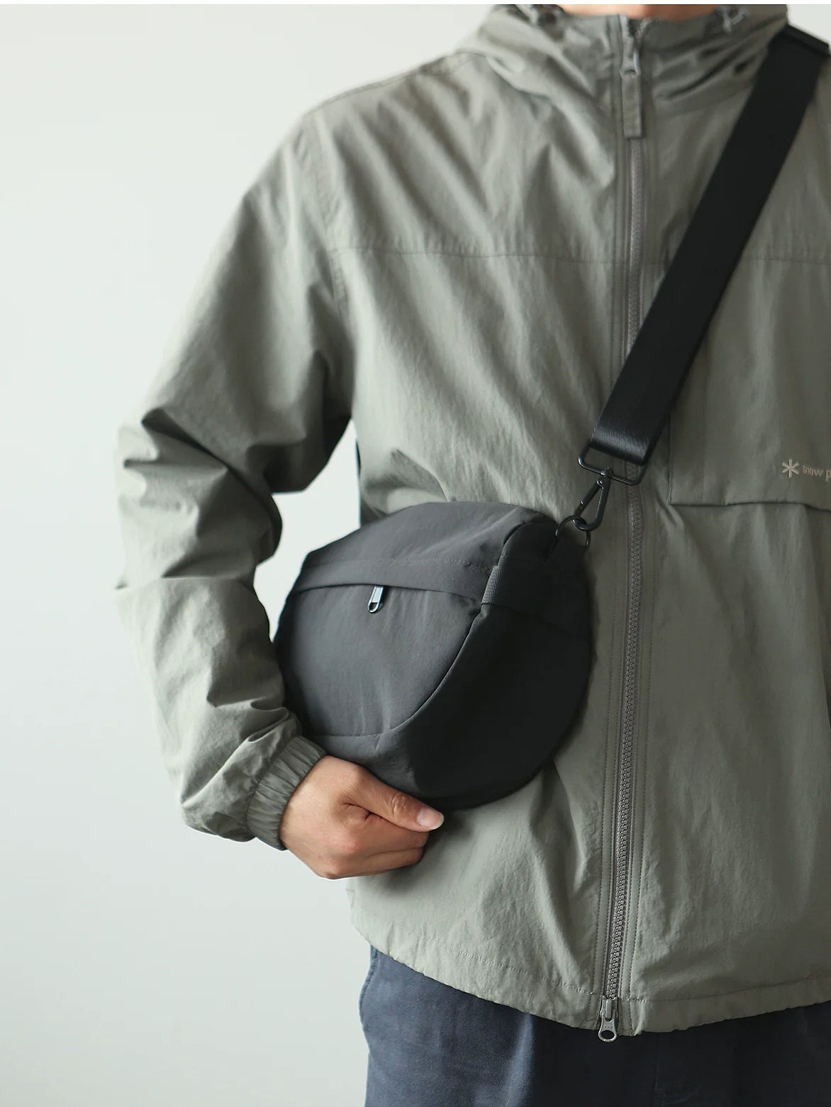 Waterproof Nylon Phone Sling Bag Japanese Streetwear Style Small Crossbody Shoulder Pouch for Men and Women Minimalist Urban Commuter Bag